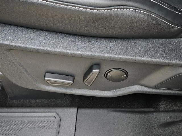 New 2026 Ruby Red Metallic Tinted Clearcoat Ford Outer Banks® image 25
