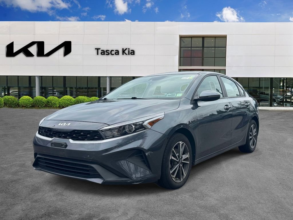 Used 2023 Gray Kia LXS image 3
