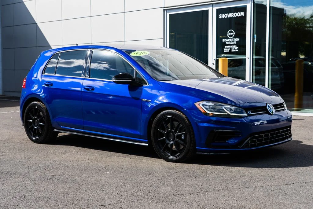 Used 2018 Blue Volkswagen DCC & Navigation 4Motion image 1
