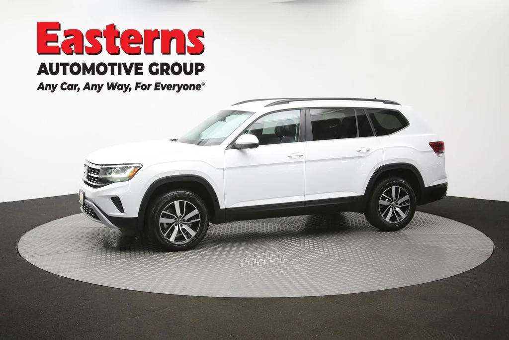 Used 2022 White Volkswagen 2.0T SE image 58
