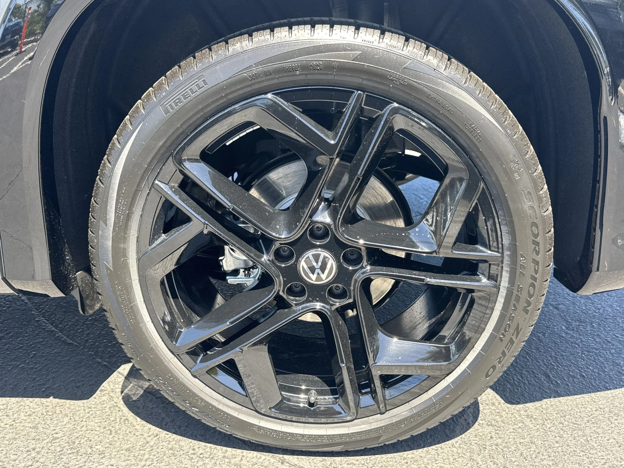 New 2026 Platinum Gray Metallic Volkswagen SE R-Line Black image 11