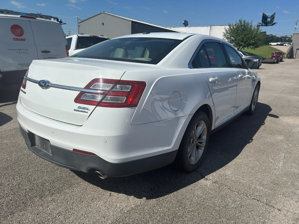 Used 2015 White Ford SEL image 3