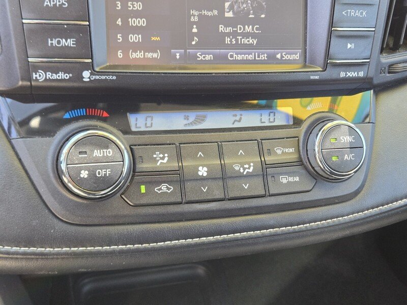 2018 Toyota RAV4 XLE - Photo 20