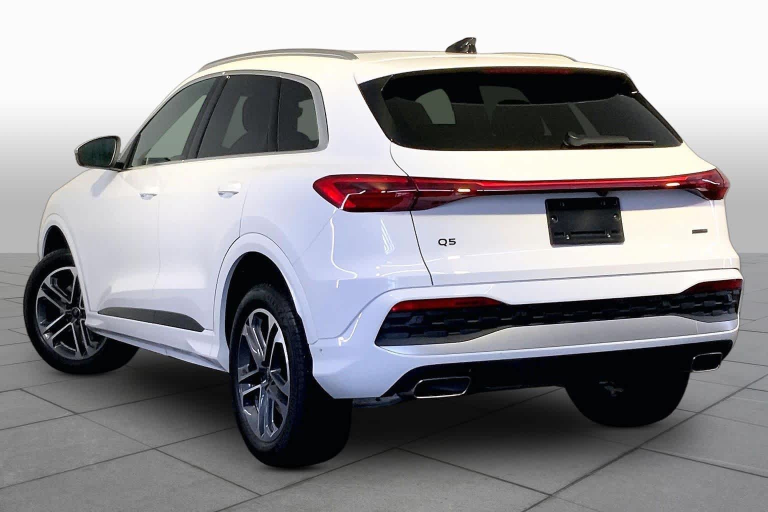 Used 2025 Arkona White Audi Premium image 12