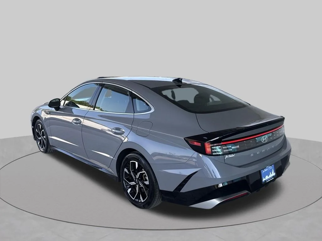 Used 2025 Blue Hyundai SEL image 6