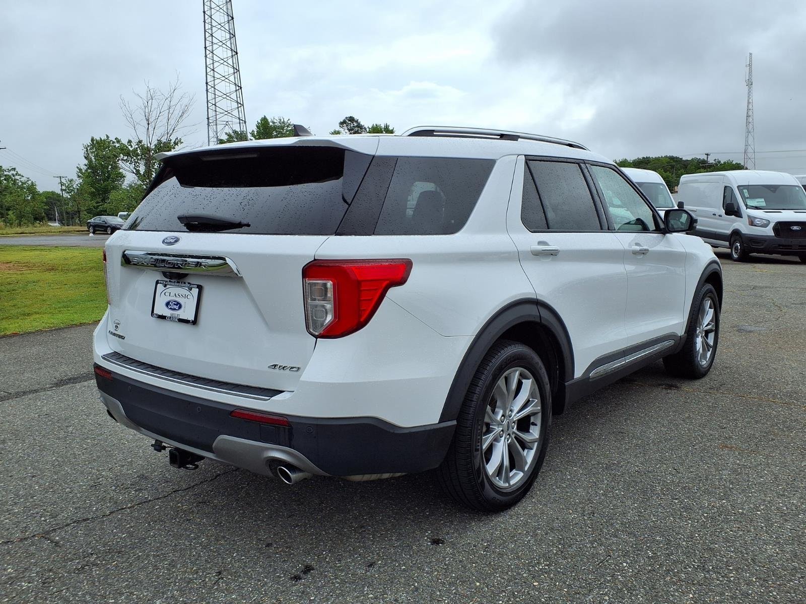 Certified Used 2021 Oxford White Ford Limited image 2