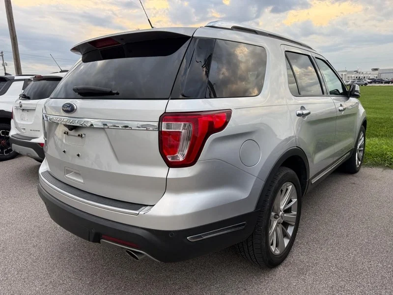 Used 2019 Ingot Silver Metallic Ford Limited FWD image 3