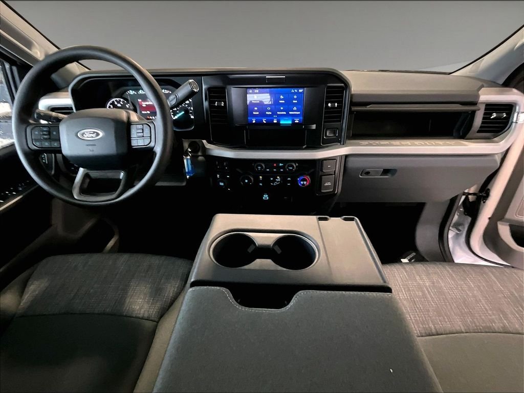 New 2026 Oxford White Ford XLT image 12