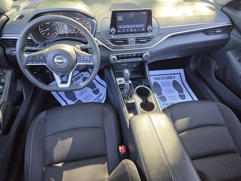 Used 2024 Gun Metallic Nissan 2.5 SV image 9