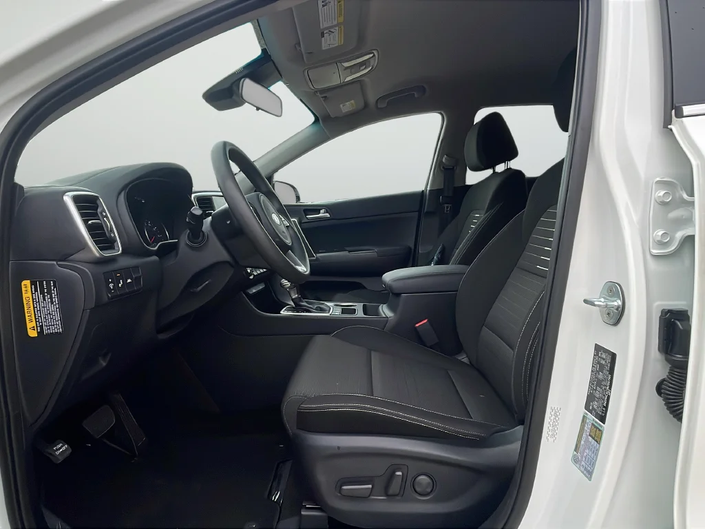Used 2022 White Kia LX image 11