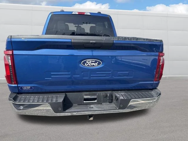Used 2025 Blue Ford XLT image 3