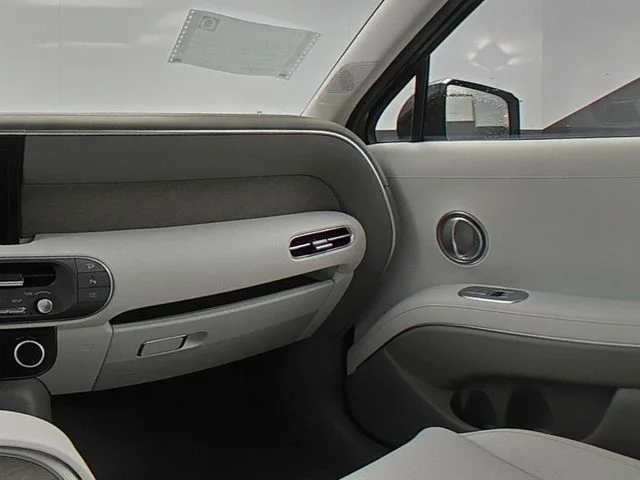 New 2026 Black Hyundai SEL Premium image 25