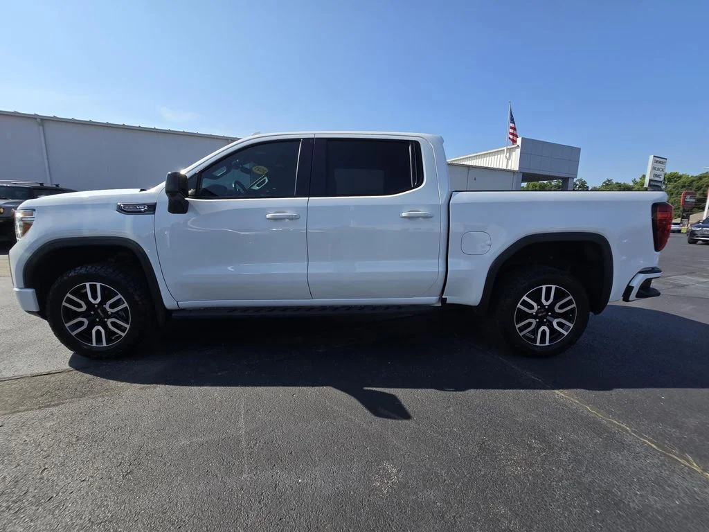 Used 2021 SUMMIT WHITE GMC AT4 image 4