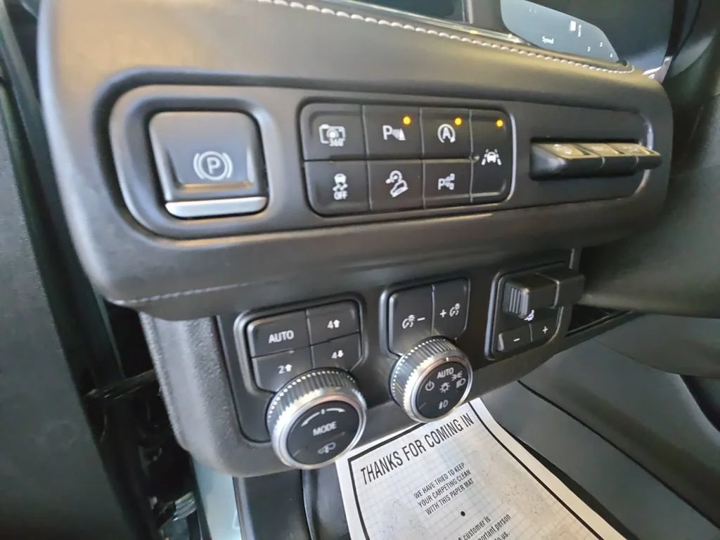 Used 2023 FROSTED PINE METALLIC GMC Denali Ultimate image 32