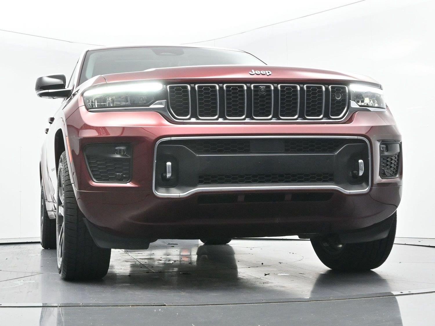 Used 2022 Velvet Red Pearlcoat Jeep Overland image 43