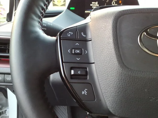 Used 2025 Off-white Toyota XSE image 25