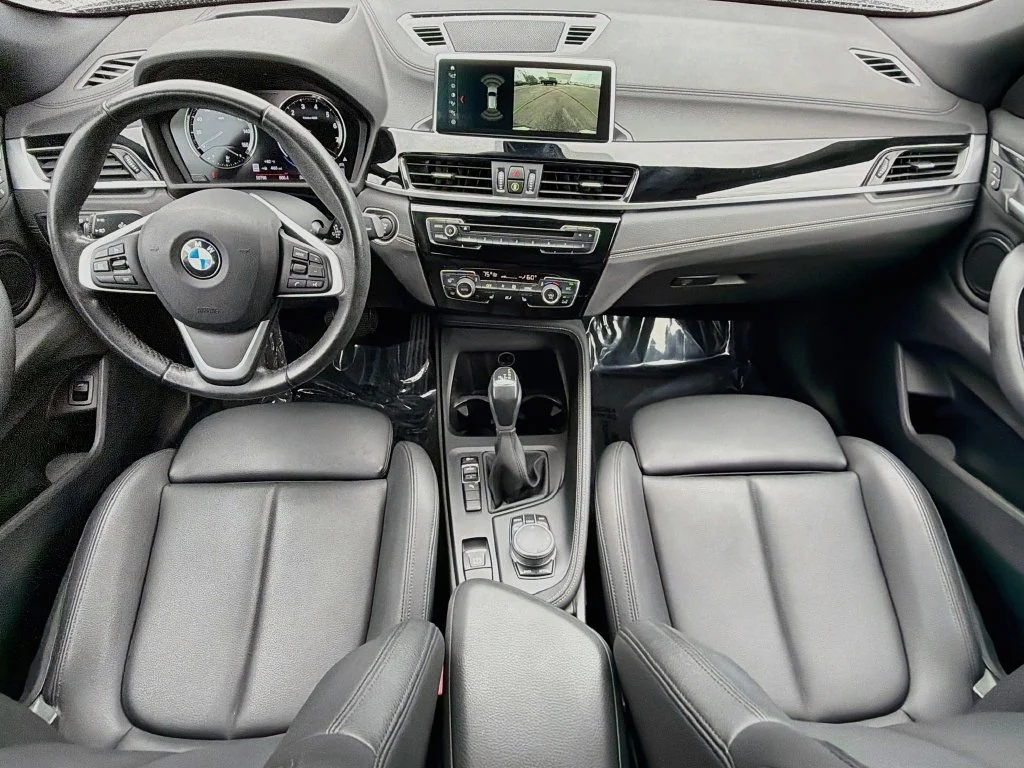 Used 2019 Black BMW sDrive28i image 16