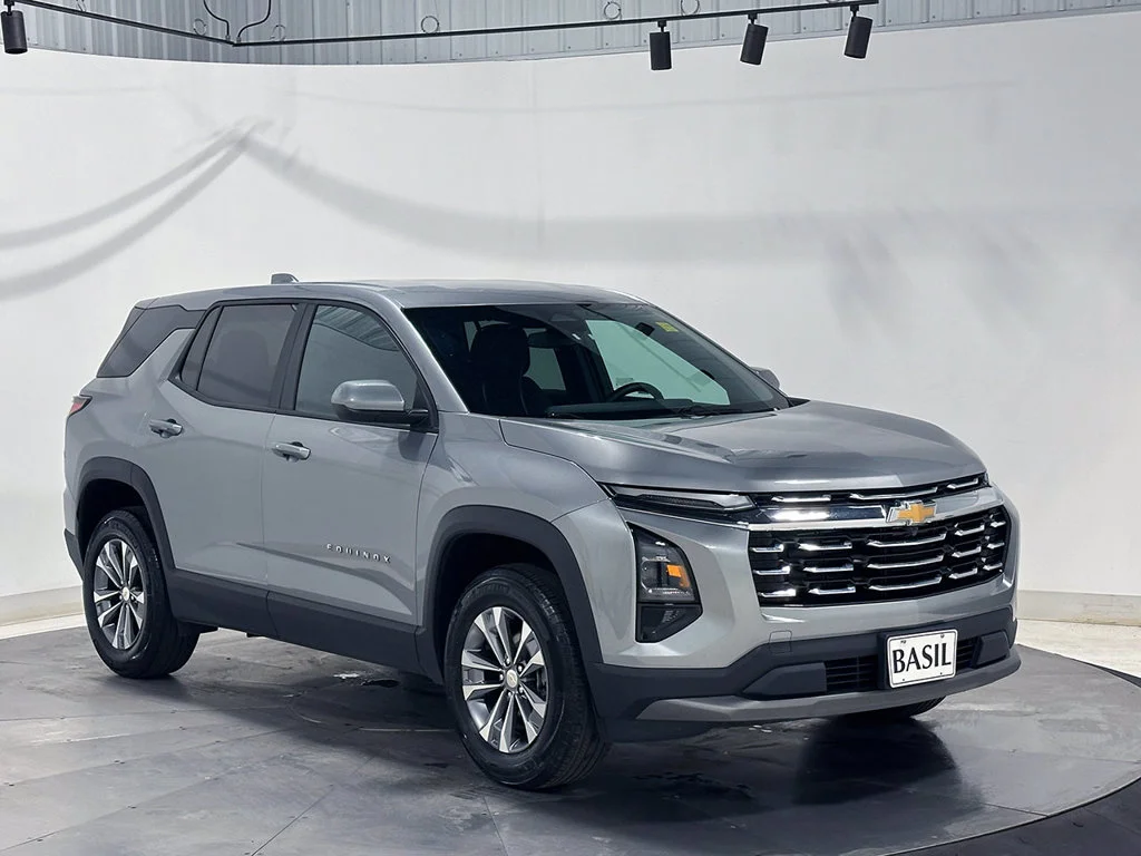 Used 2025 Gray Chevrolet LT image 39