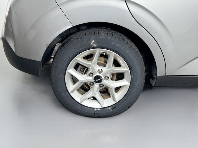 2024 Kia Soul LX - Photo 32