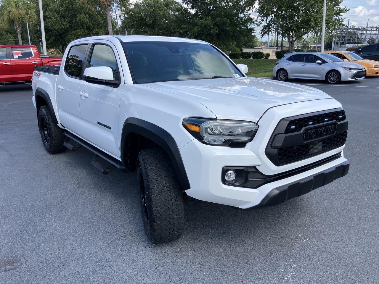 Used 2022 White Toyota TRD Off-Road Double Cab image 7