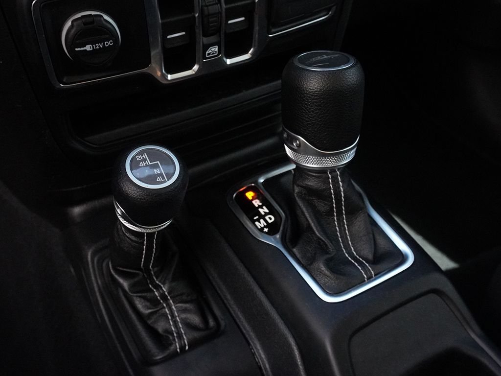 Used 2023 White Jeep Overland image 41