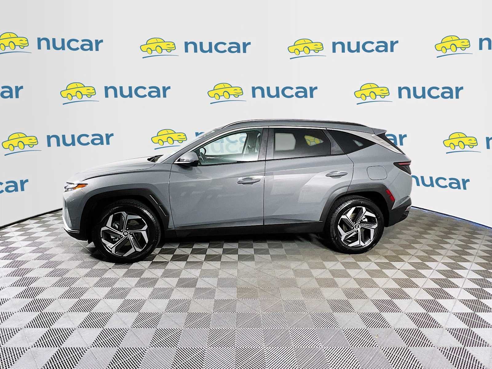Used 2024 Hampton Gray Hyundai SEL image 4