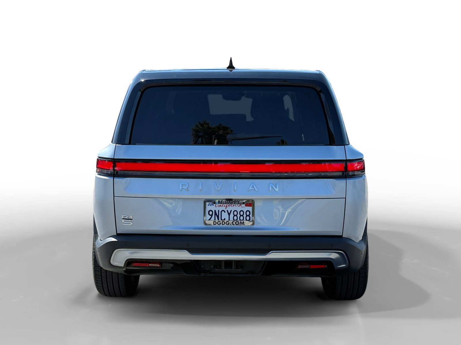 Used 2024 La Silver Rivian Adventure Dual Motor Standard Pack image 4