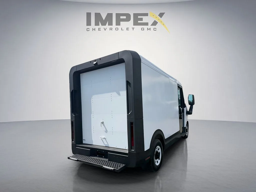 Used 2024 White BrightDrop 240HP image 5