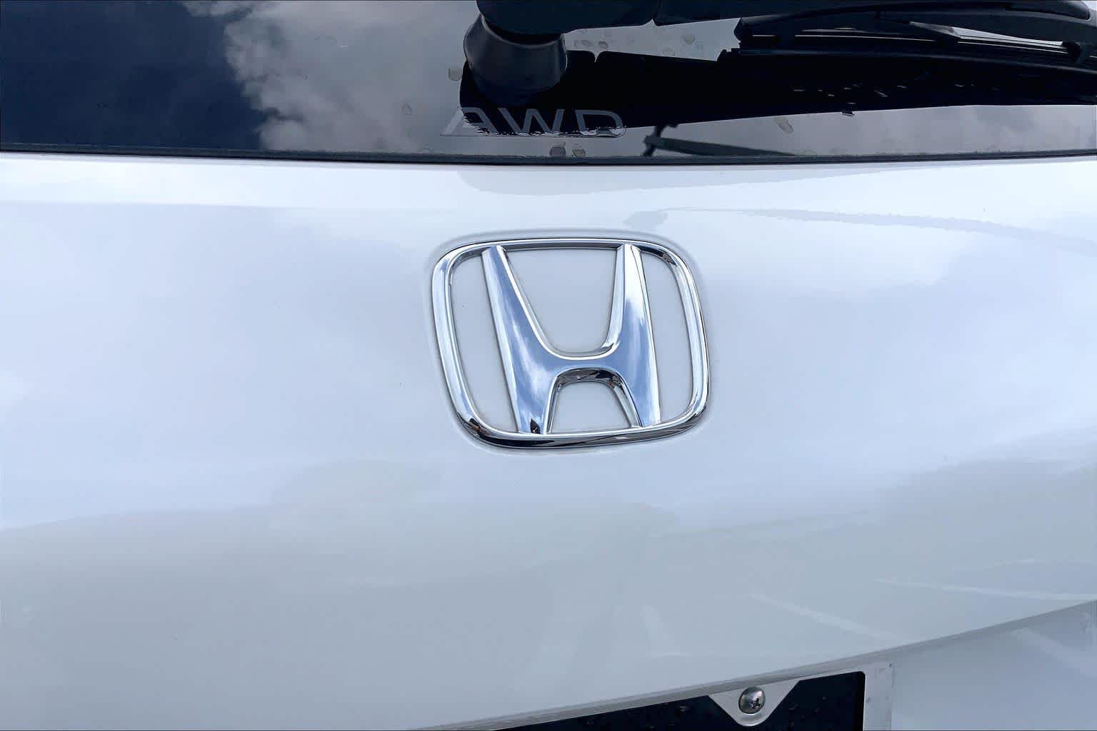 Used 2026 Platinum White Pearl Honda LX image 10