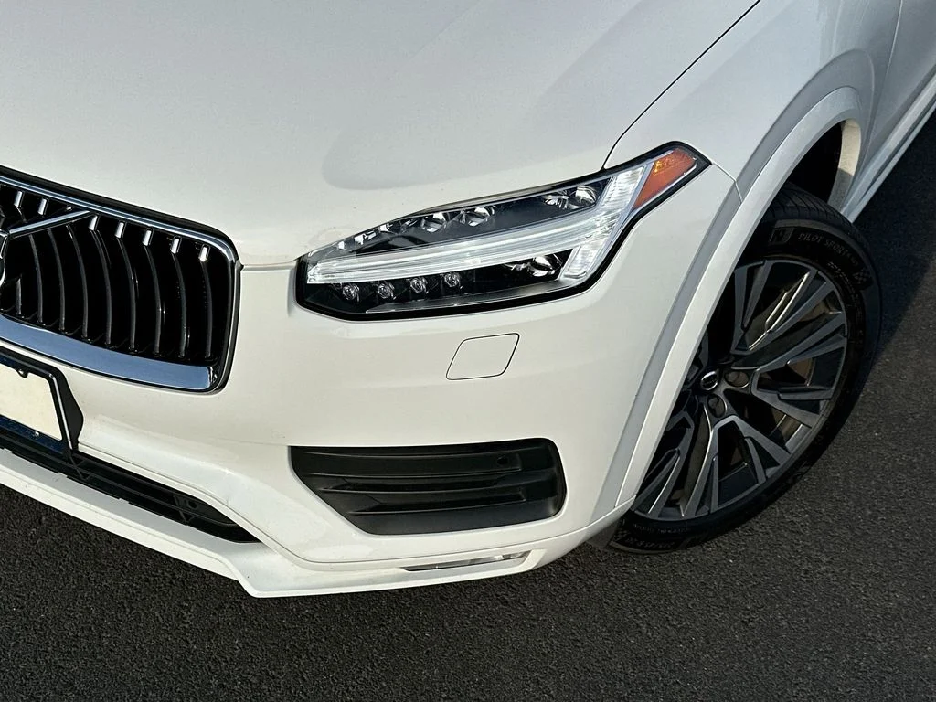 Used 2021 White Volvo T5 Momentum image 15