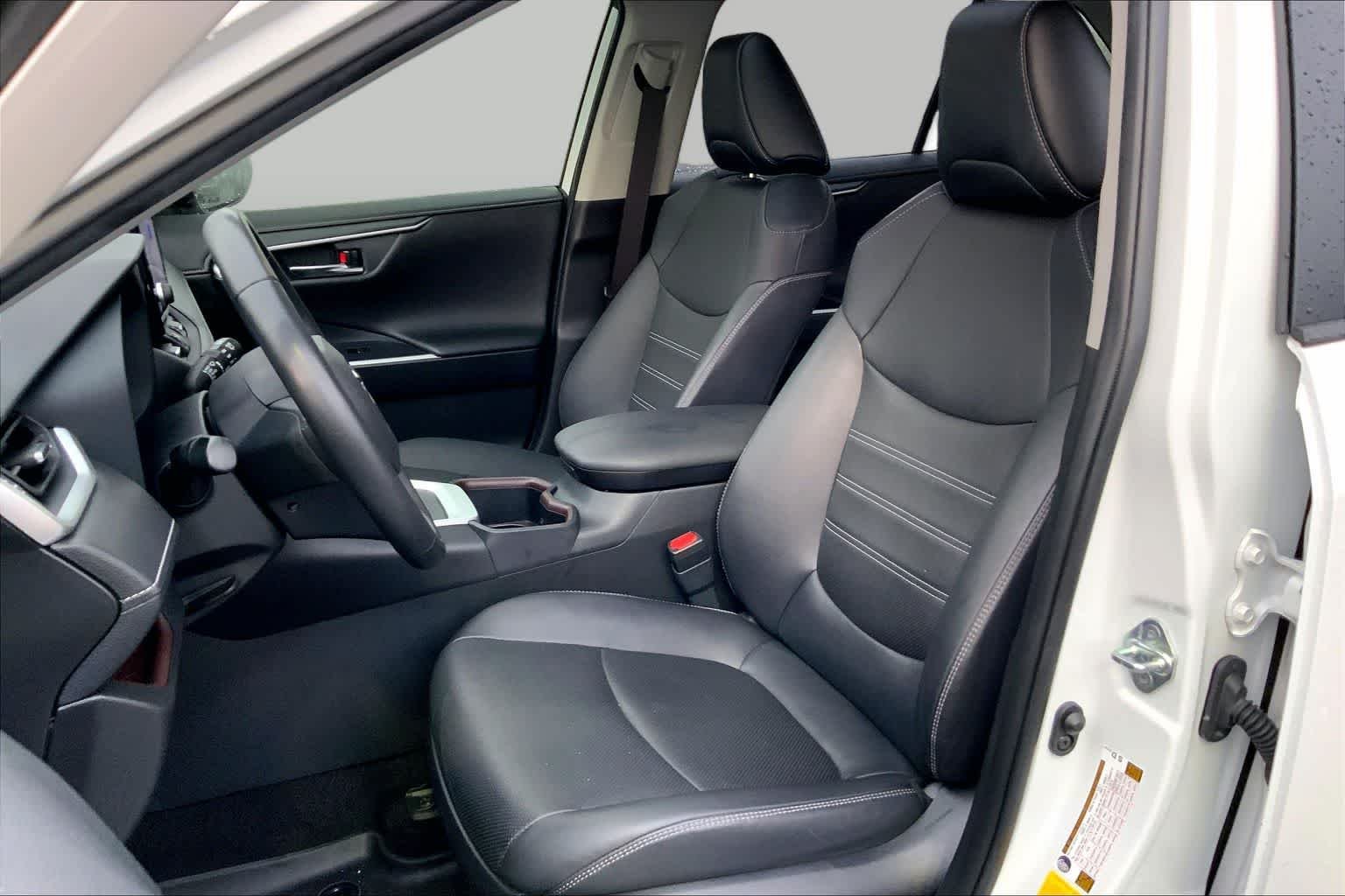 Used 2023 Wind Chill Pearl Toyota Limited image 8
