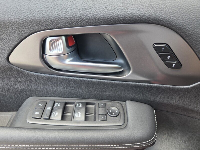 2026 Chrysler Pacifica Select - Photo 18