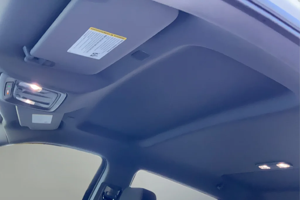 Used 2023 White Chevrolet LT image 17