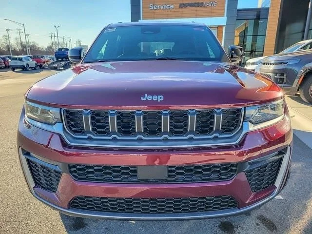 New 2026 Velvet Red Pearl-Coat Exterior Paint Jeep Limited image 4