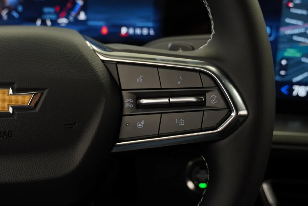 New 2027 Sterling Gray Metallic Chevrolet LT image 20