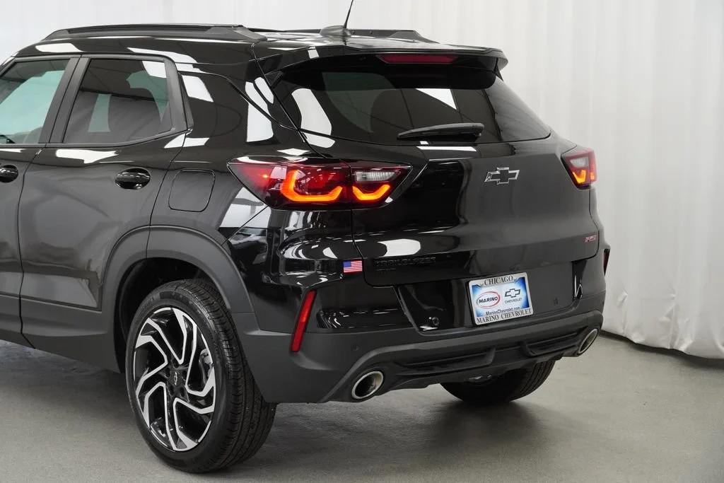 New 2026 Mosaic Black Metallic Chevrolet RS image 37