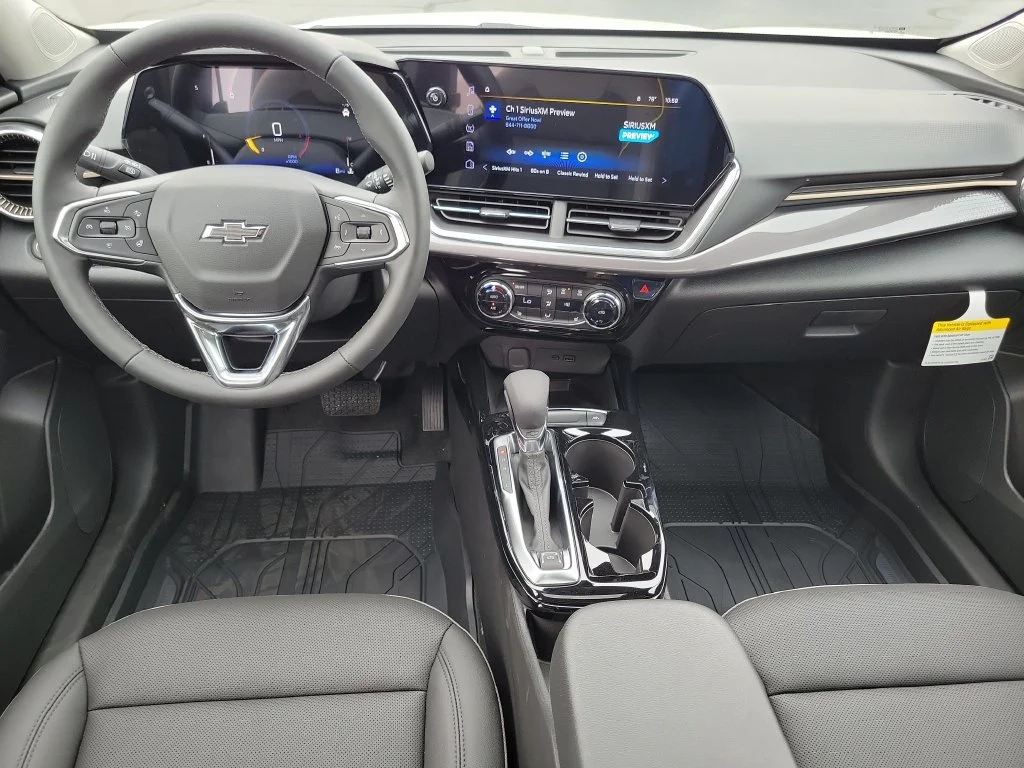 New 2026 Summit White Chevrolet ACTIV image 21