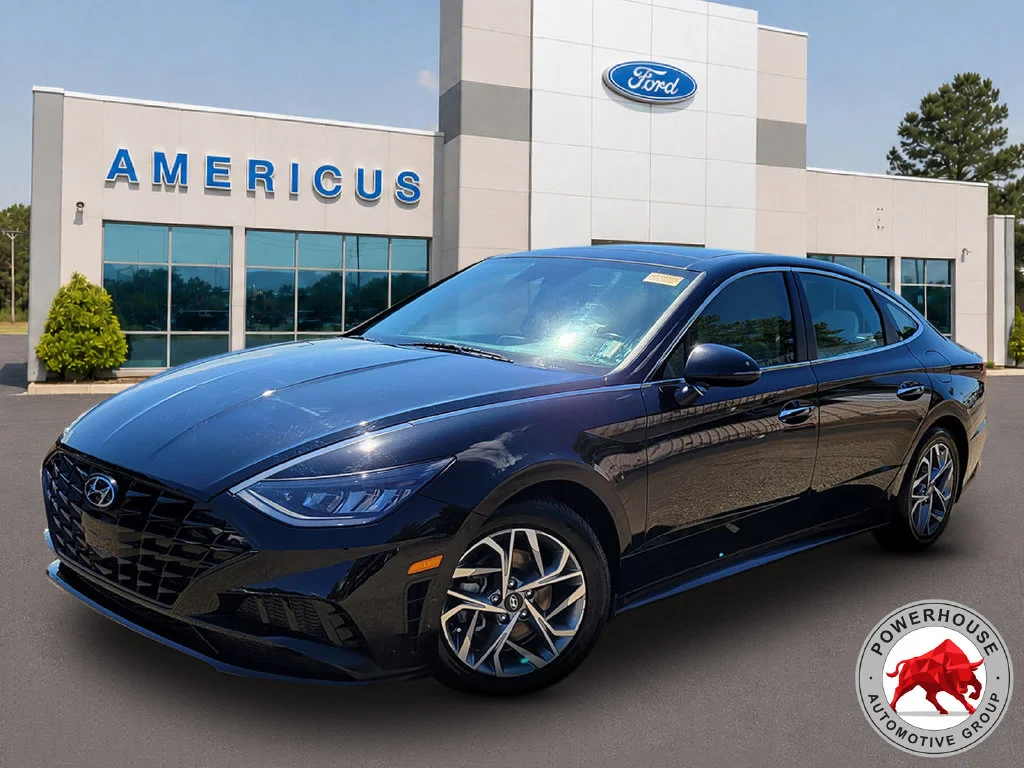 Used 2023 Black Hyundai SEL image 1