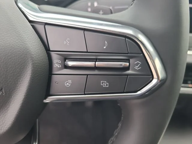 New 2027 Sterling Gray Metallic Chevrolet LT image 28
