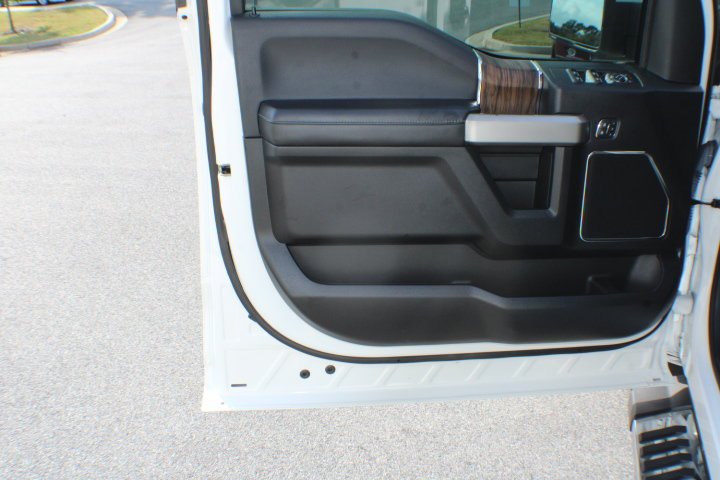 Used 2020 OXFORD WHITE Ford LARIAT image 6