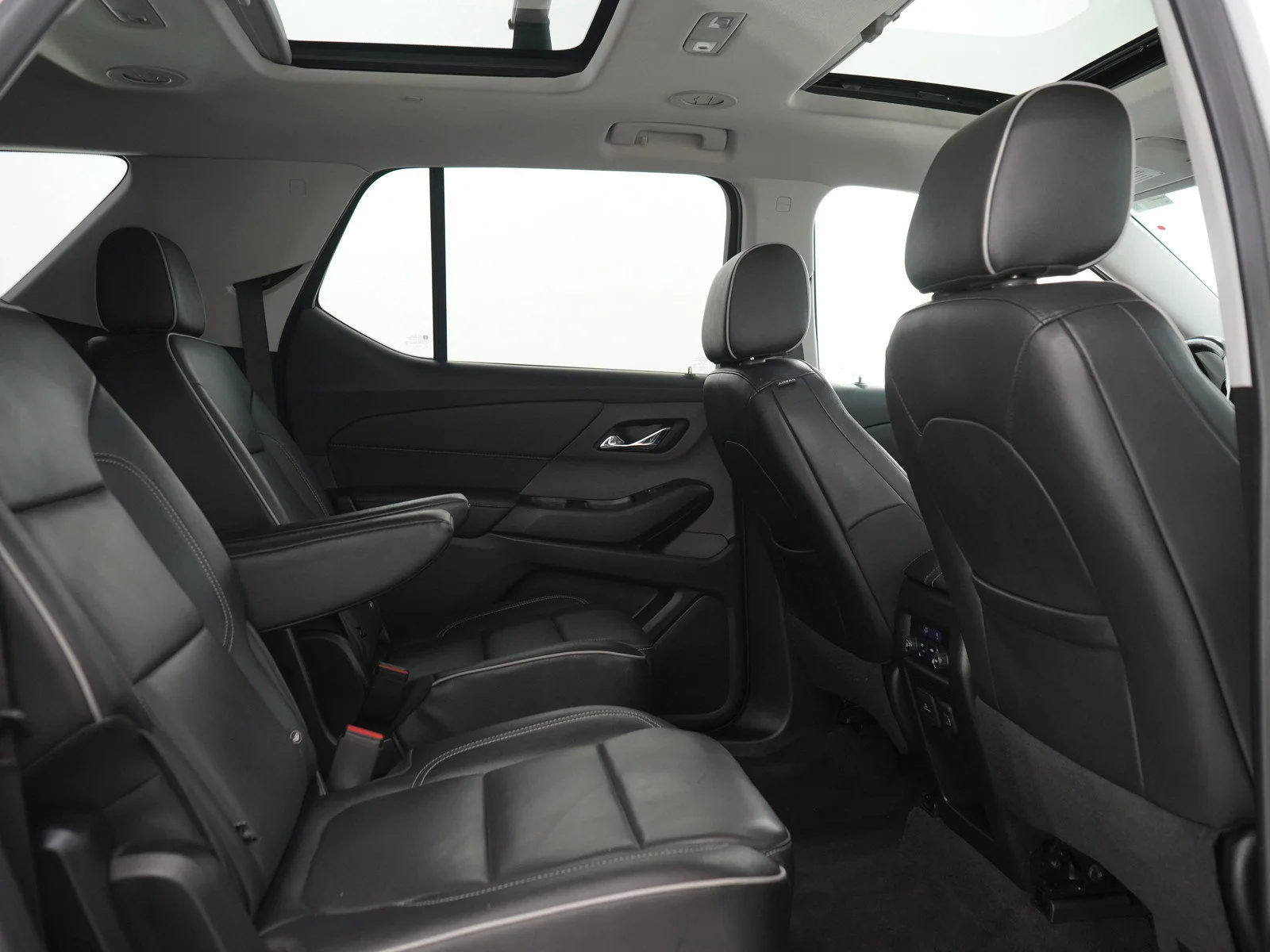 Used 2020 Silver Ice Metallic Chevrolet High Country image 12