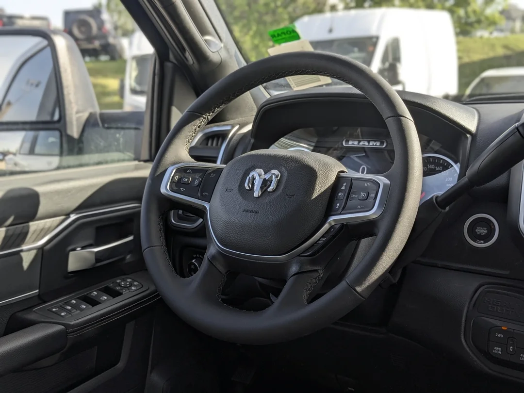 New 2026 White RAM Big Horn - - 6.7L HO Diesel - Max Tow Pkg w/ 5th Wheel Prep - Level 2 Plus Pkg w/ 12 Nav & More! image 16