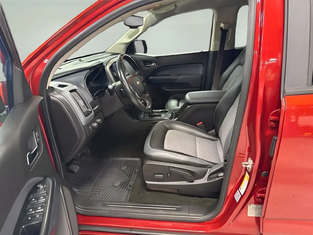 Used 2016 RED ROCK METALLIC Chevrolet 4WD Z71 image 12