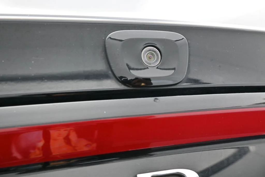 Used 2023 Pitch Black Clearcoat Dodge SXT image 29
