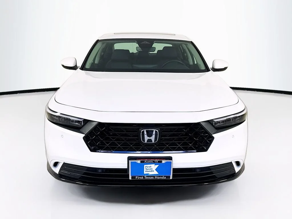 Certified Used 2025 Platinum Honda EX-L image 2