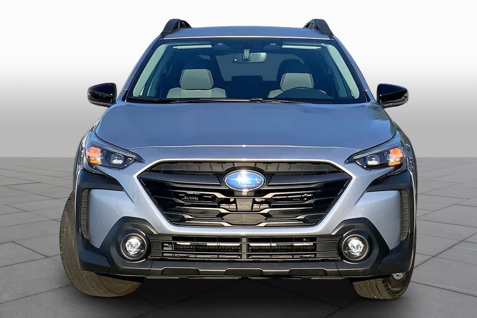 Used 2025 Ice Silver Metallic Subaru Premium image 4