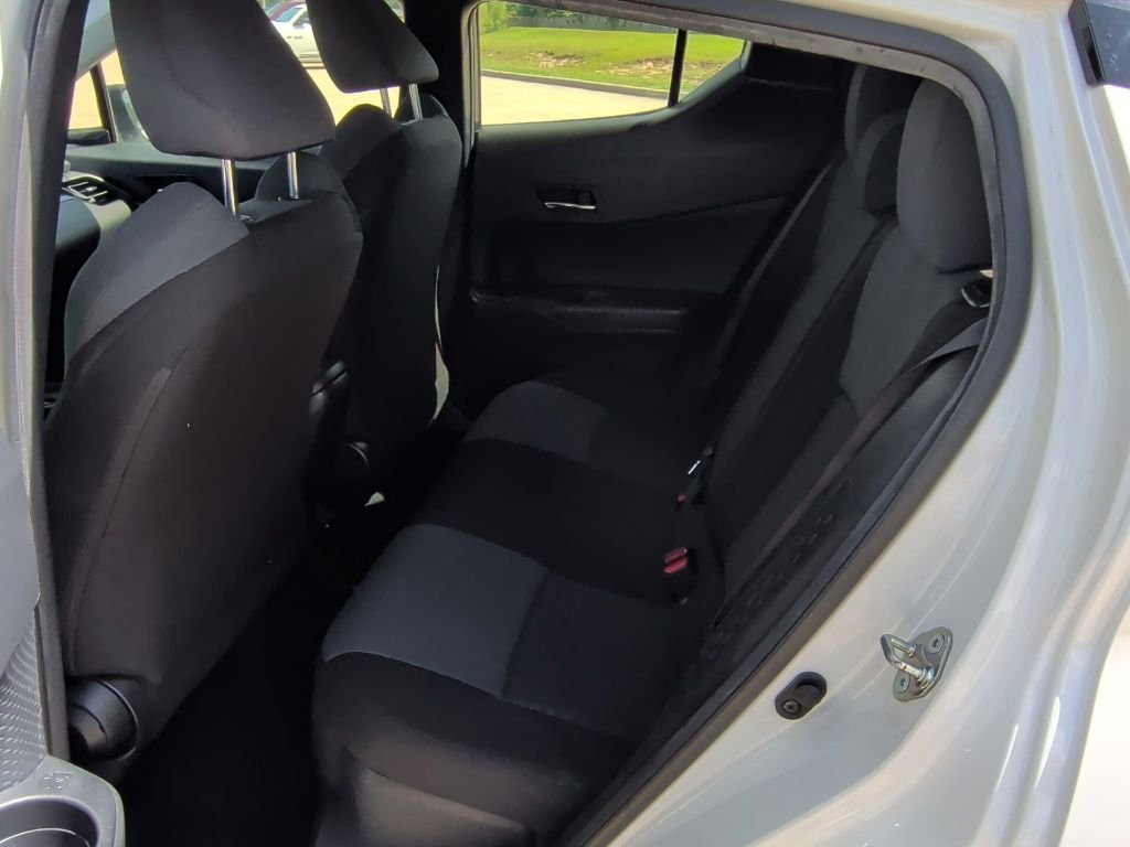 Used 2020 White Toyota LE image 32