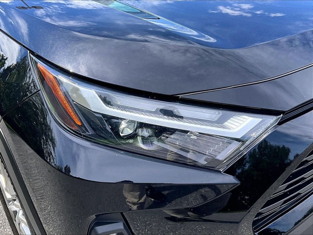 Used 2022 Black Toyota XLE Premium image 33