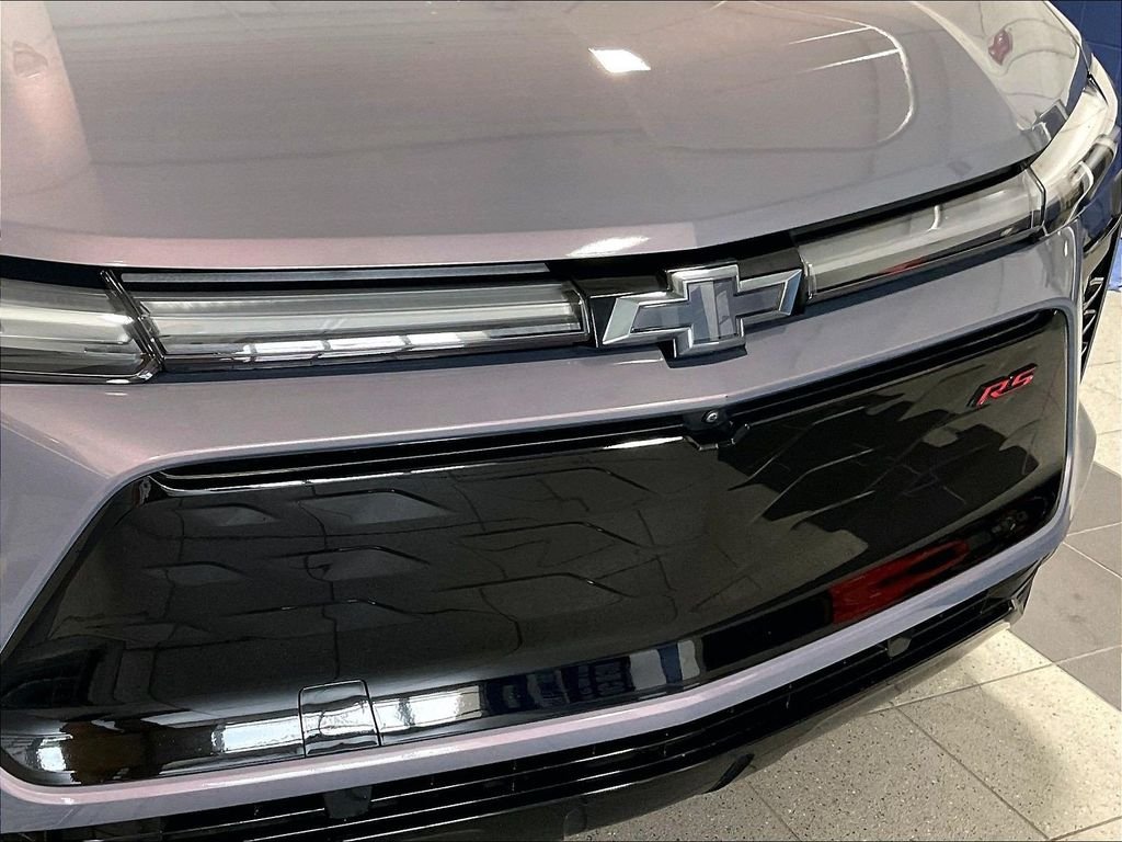 Used 2025 Gray Chevrolet RS image 31