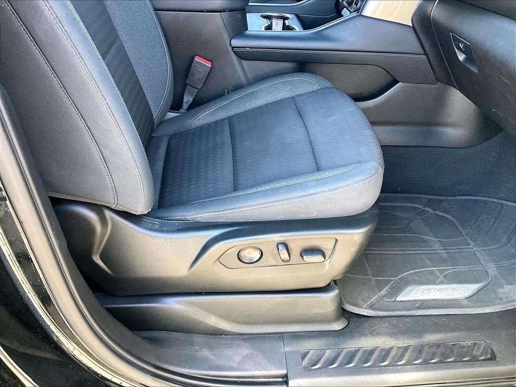 Used 2021 Black Chevrolet LS image 37